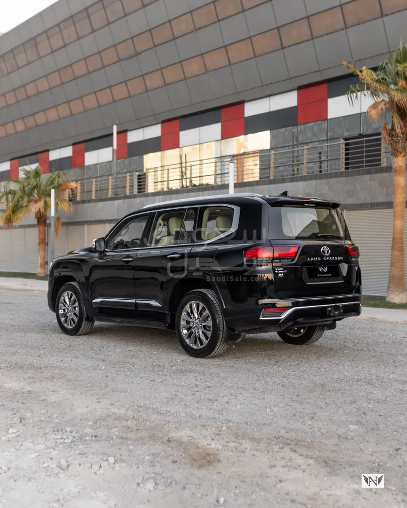 2023 تويوتا لاند كروزر في اكس