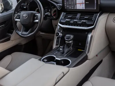 2023 تويوتا لاند كروزر في اكس