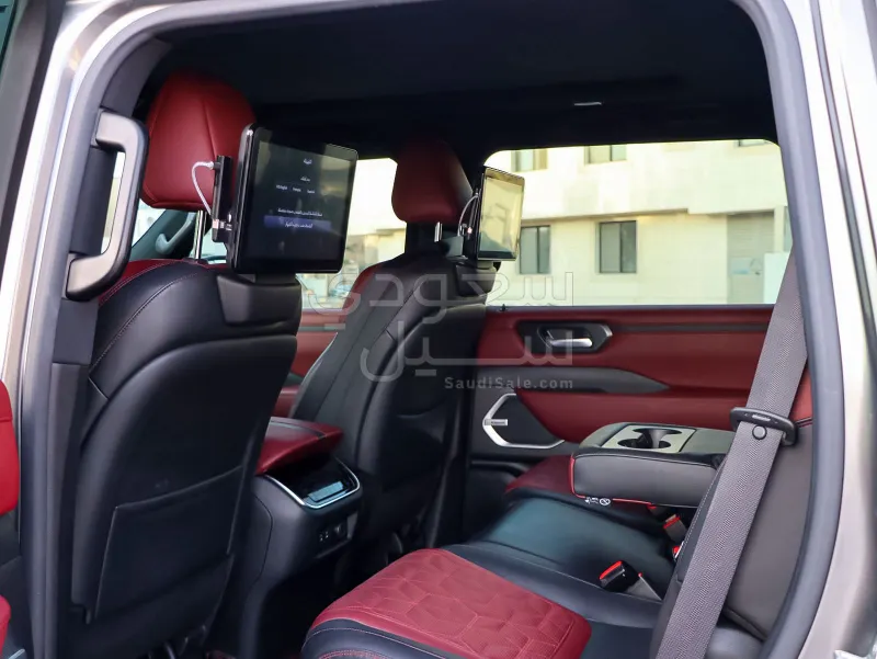 2025 Nissan Patrol Platinum