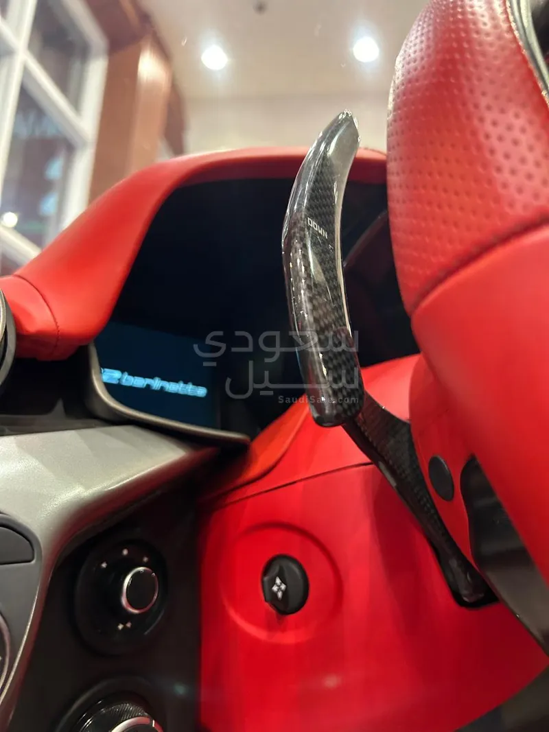 2016 فيراري اف 12 بيرلينيتا