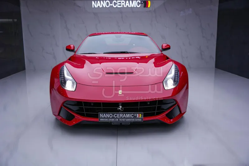 2016 فيراري اف 12 بيرلينيتا