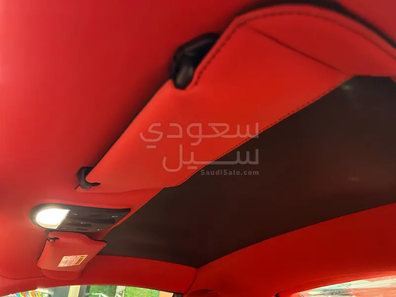 2016 فيراري اف 12 بيرلينيتا