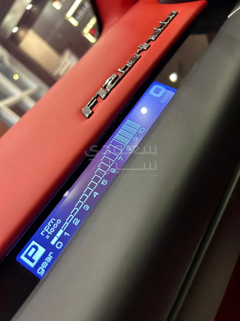 2016 فيراري اف 12 بيرلينيتا