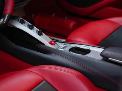 2016 فيراري اف 12 بيرلينيتا