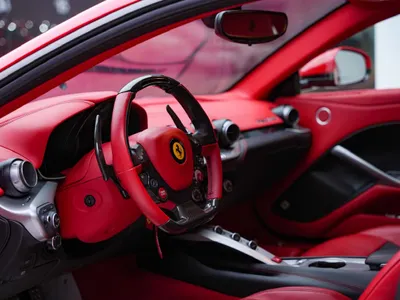 2016 فيراري اف 12 بيرلينيتا