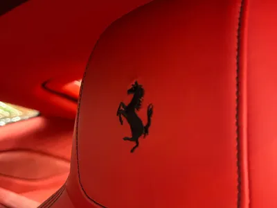 2016 فيراري اف 12 بيرلينيتا