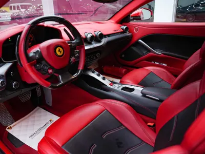 2016 فيراري اف 12 بيرلينيتا