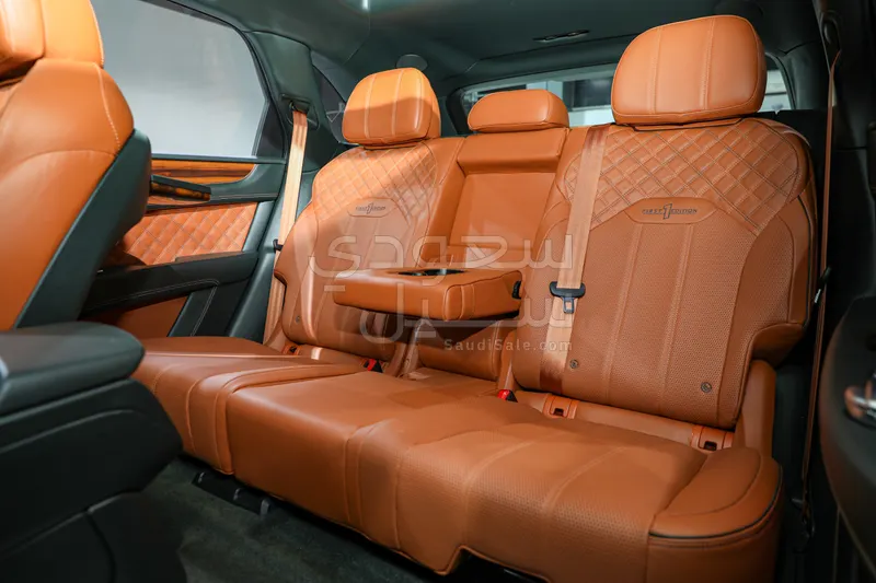 2021 بنتلي بنتايجا الاصدار الاول