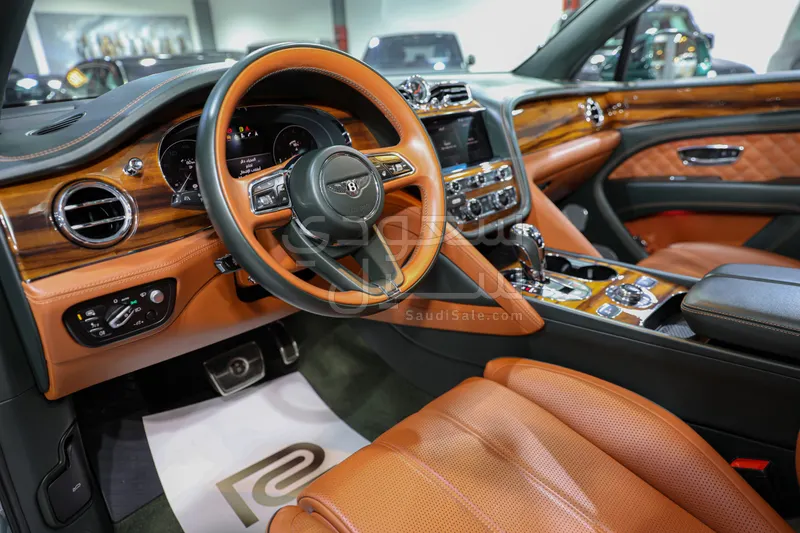 2021 بنتلي بنتايجا الاصدار الاول