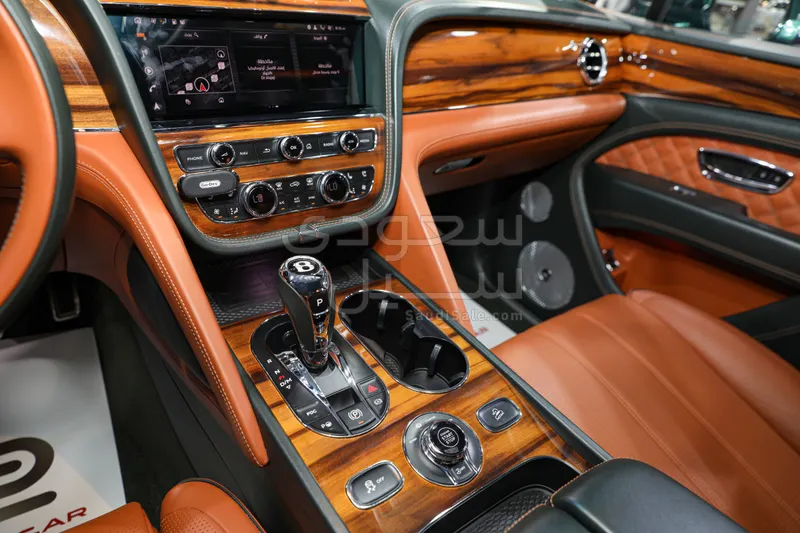 2021 بنتلي بنتايجا الاصدار الاول