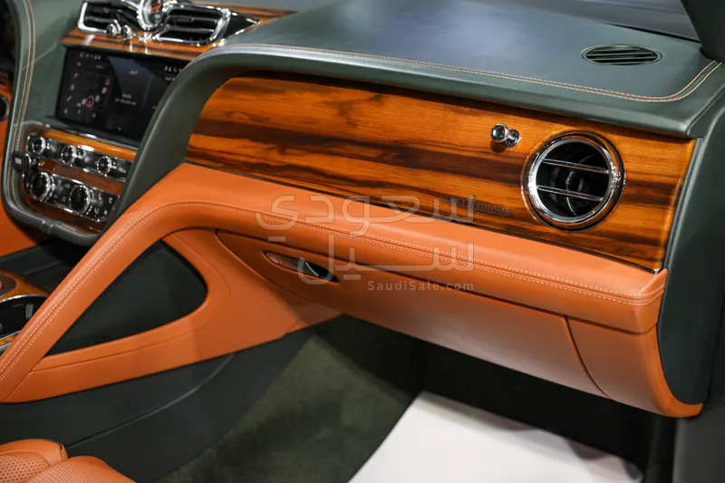 2021 بنتلي بنتايجا الاصدار الاول