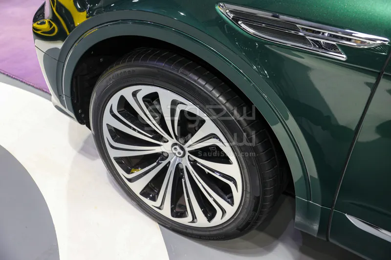 2021 بنتلي بنتايجا الاصدار الاول