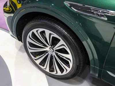 2021 بنتلي بنتايجا الاصدار الاول