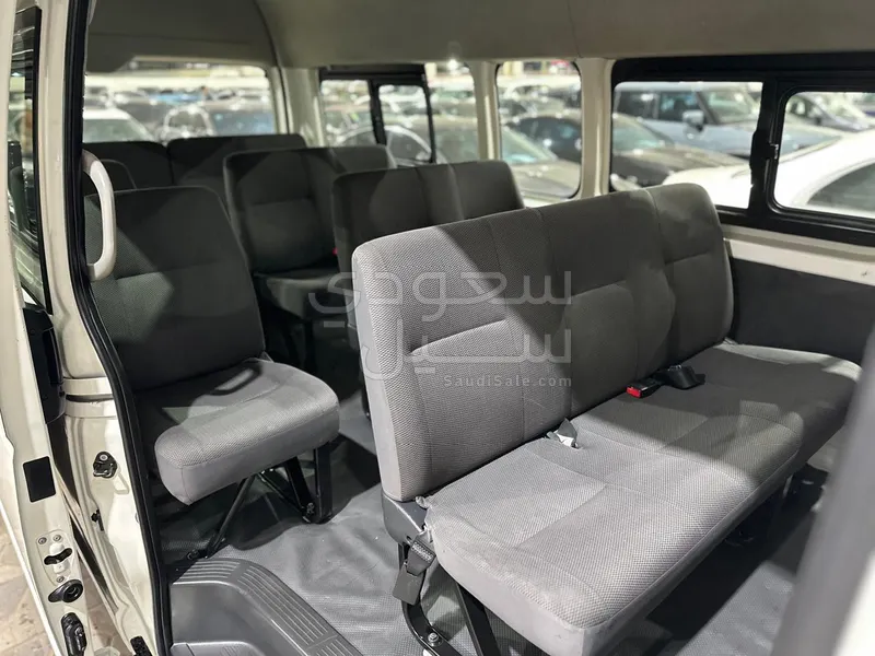 2014 تويوتا هايس