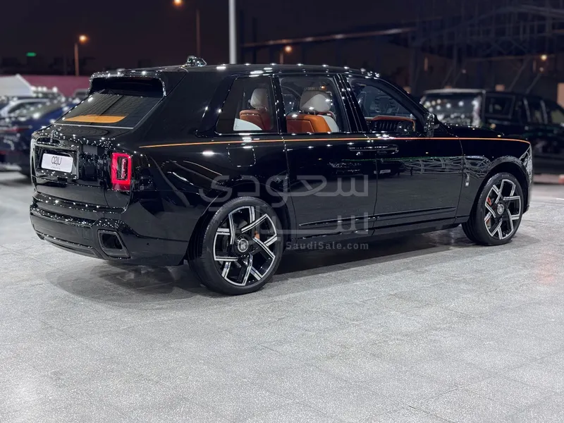 2025 رولز رويس كولينان بلاك بادج