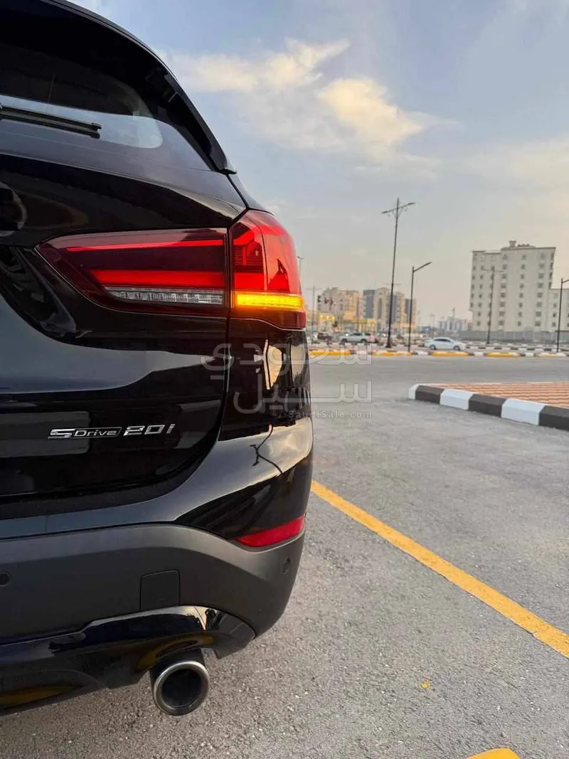 2020 بي ام دبليو الفئة اكس 1