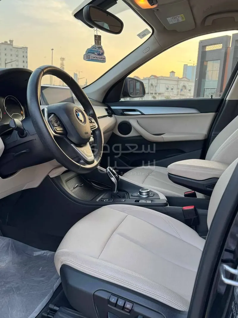 2020 بي ام دبليو الفئة اكس 1