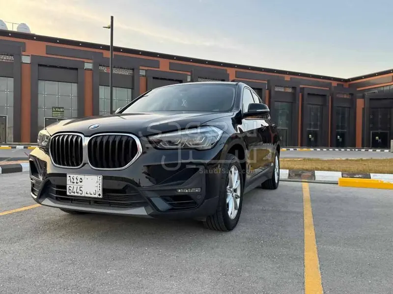 2020 بي ام دبليو الفئة اكس 1