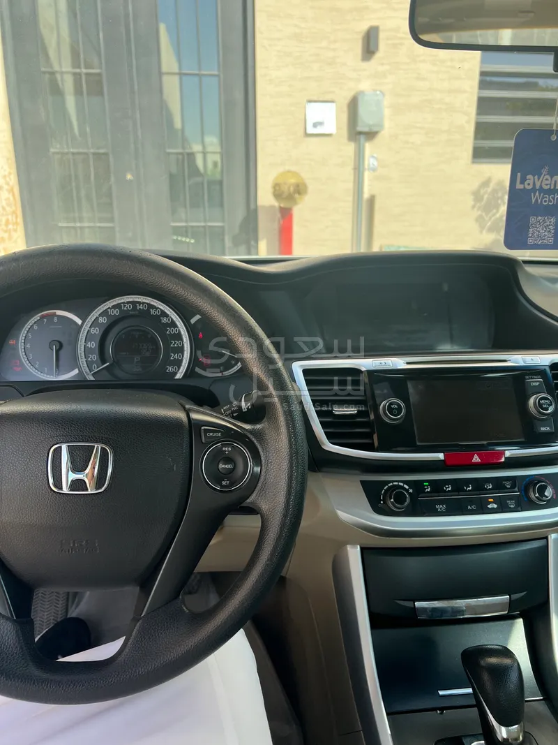 2016 هوندا اكورد إي إكس أي - اي