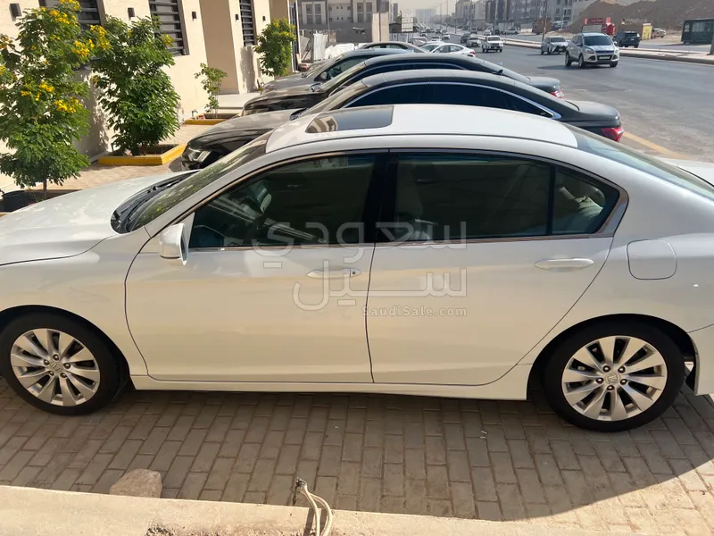 2016 هوندا اكورد إي إكس أي - اي