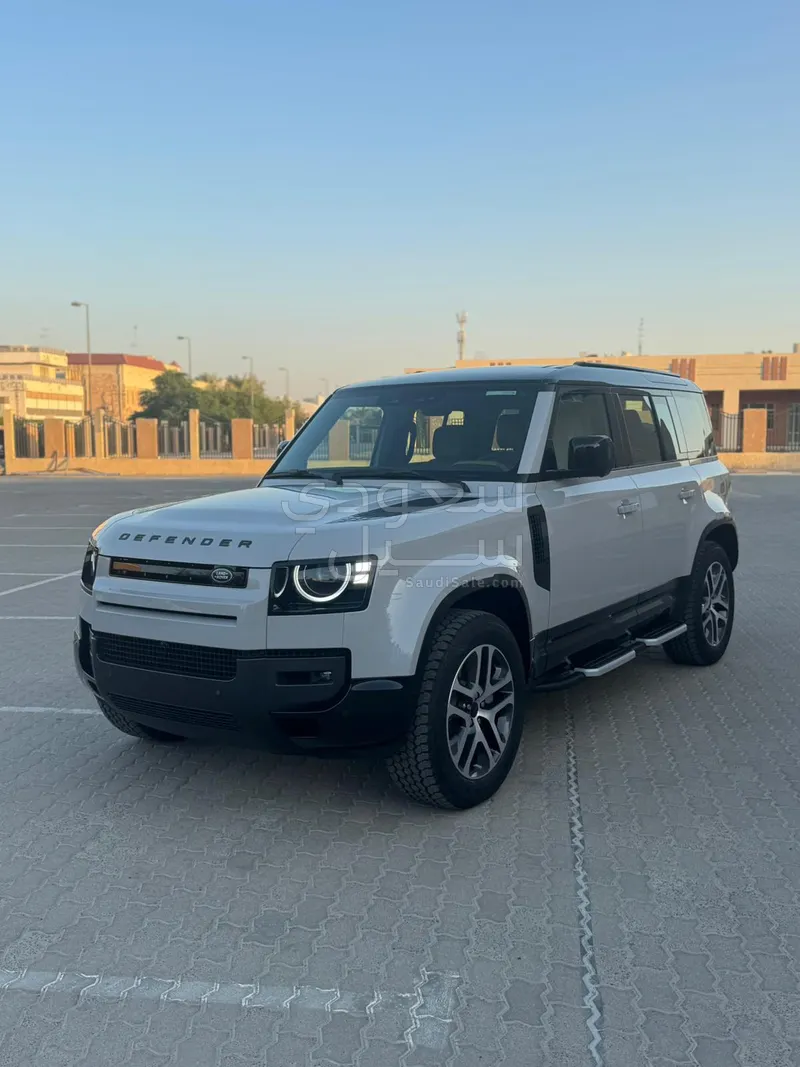 2026 لاند روفر ديفيندر اكس 110
