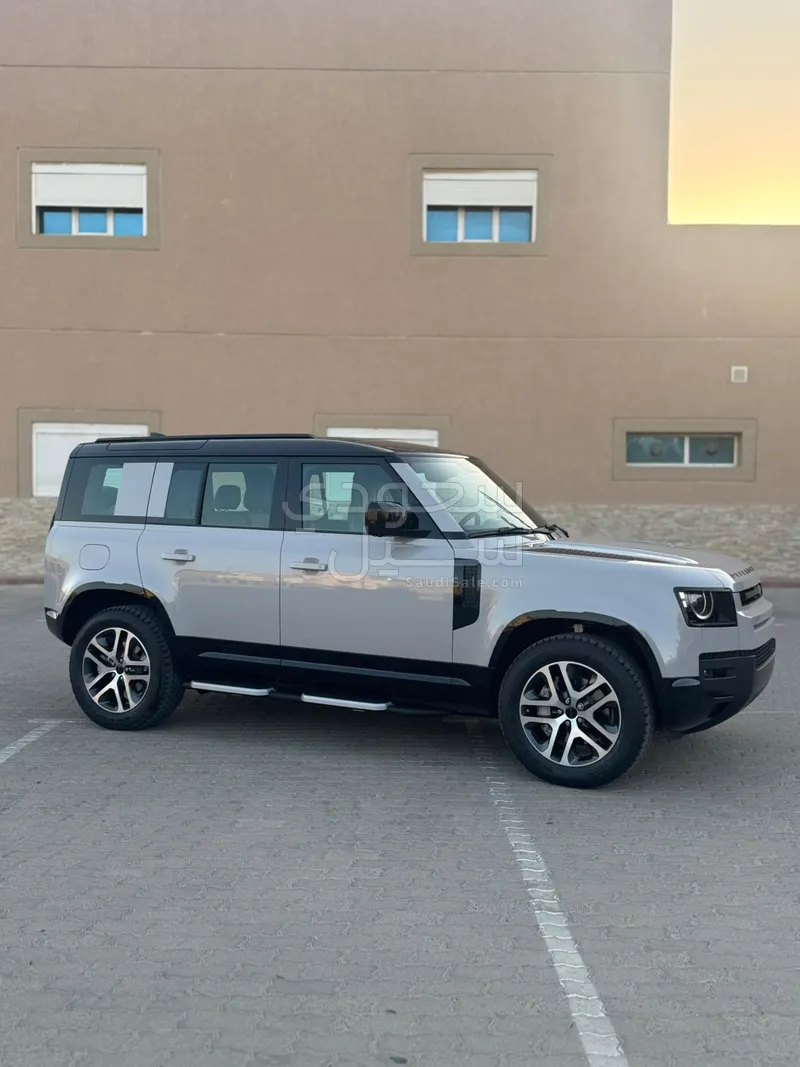 2026 لاند روفر ديفيندر اكس 110