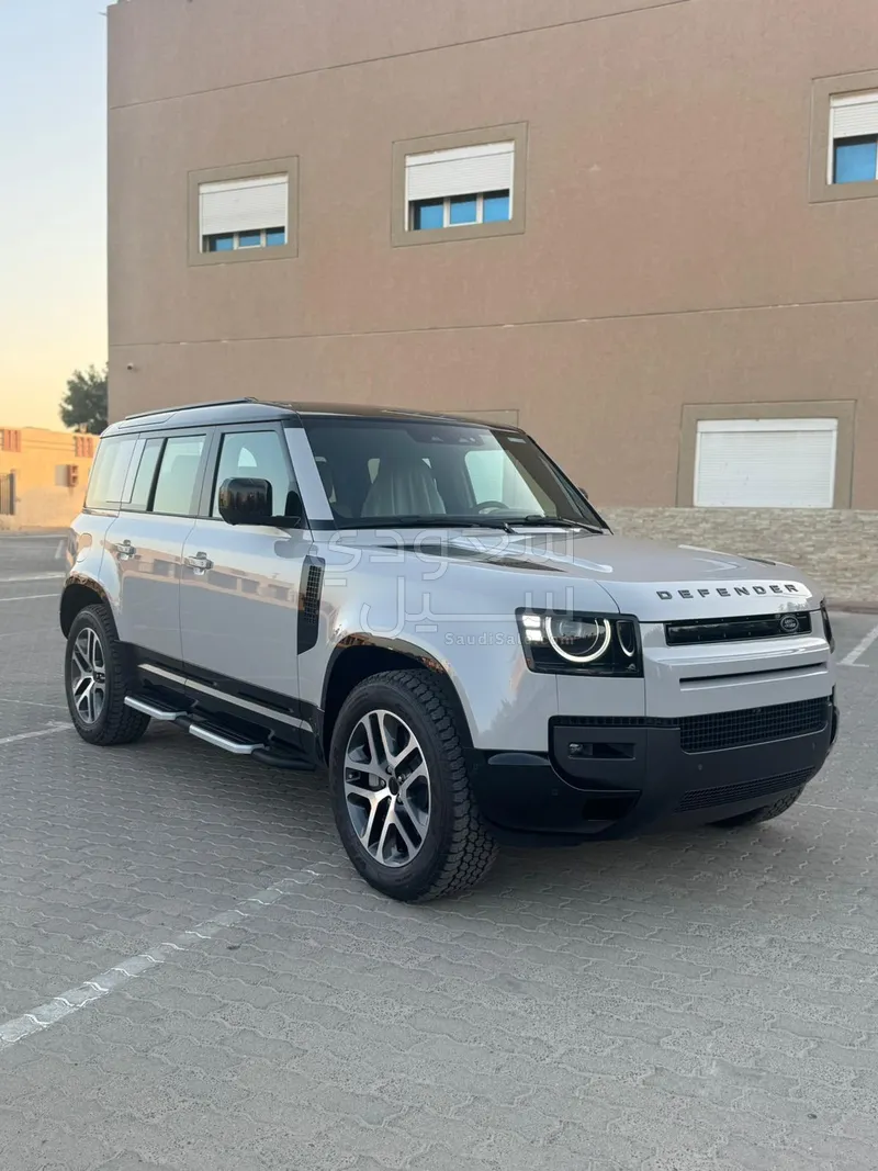 2026 لاند روفر ديفيندر اكس 110