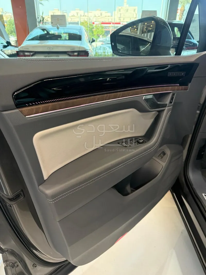 2024 Volkswagen Touareg R-Line