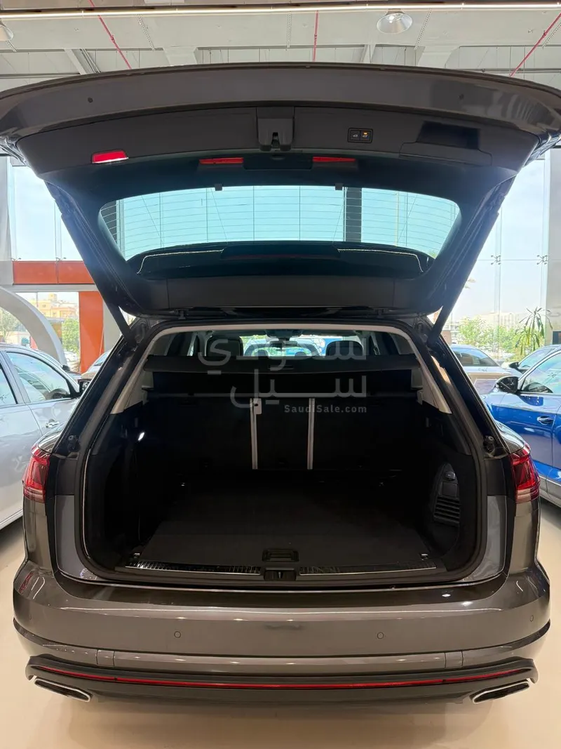 2024 Volkswagen Touareg R-Line