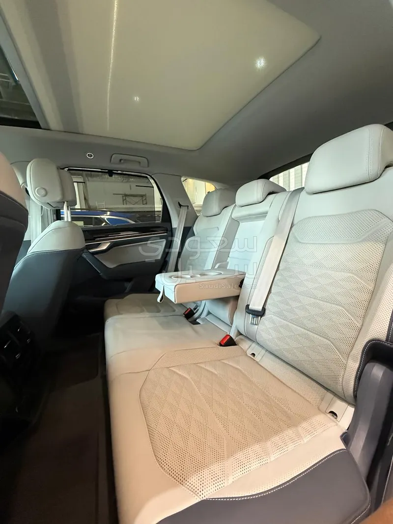 2024 Volkswagen Touareg R-Line