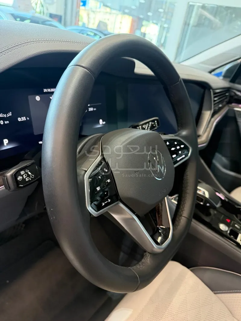 2024 Volkswagen Touareg R-Line