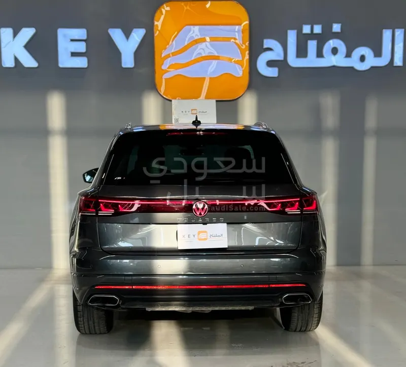 2024 Volkswagen Touareg R-Line