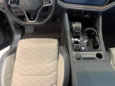 2024 Volkswagen Touareg R-Line