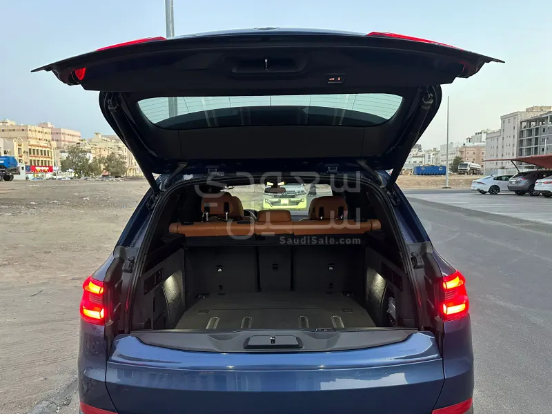 2021 بي ام دبليو الفئة اكس 5