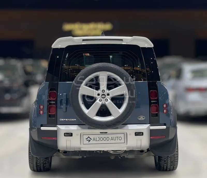 2022 لاند روفر ديفيندر اس اي