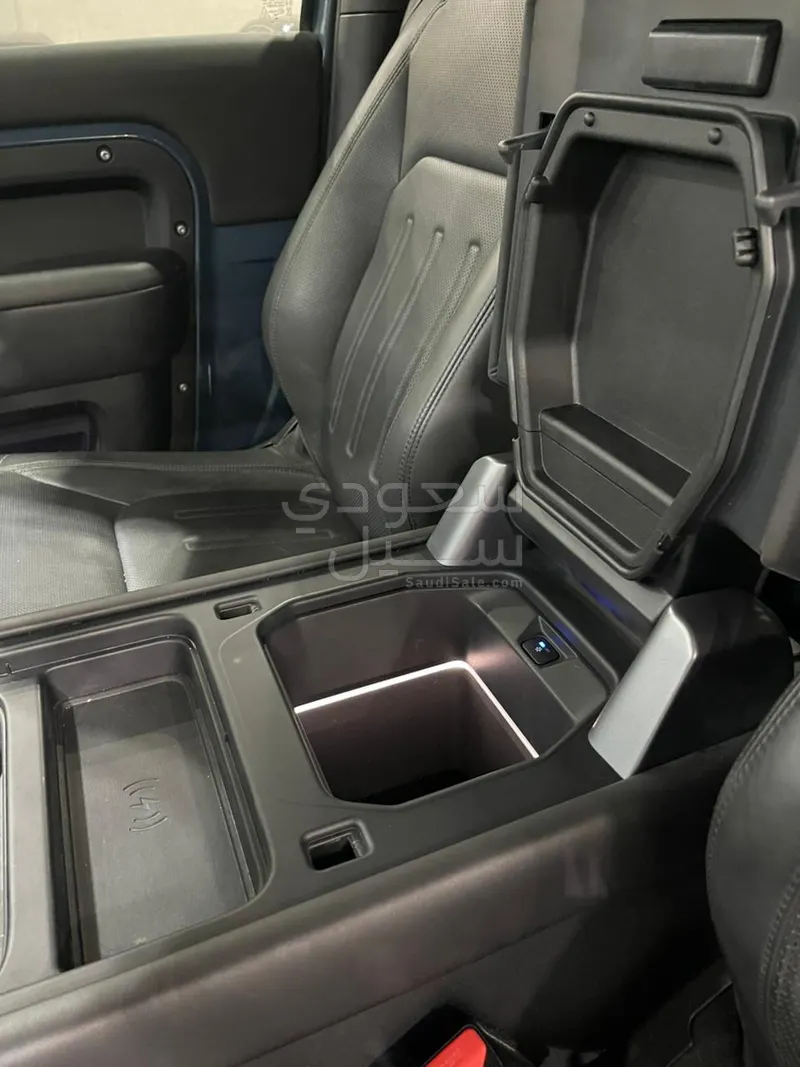 2022 لاند روفر ديفيندر اس اي