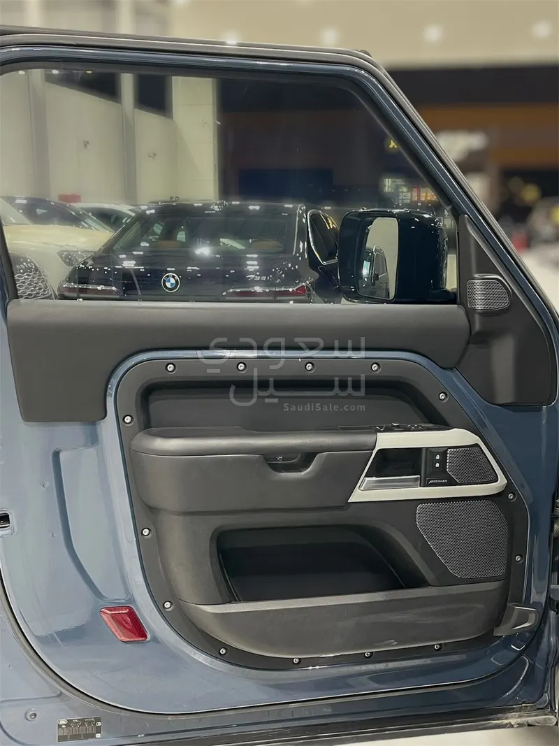 2022 لاند روفر ديفيندر اس اي