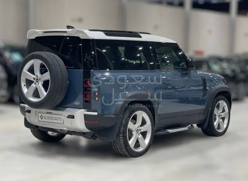 2022 لاند روفر ديفيندر اس اي