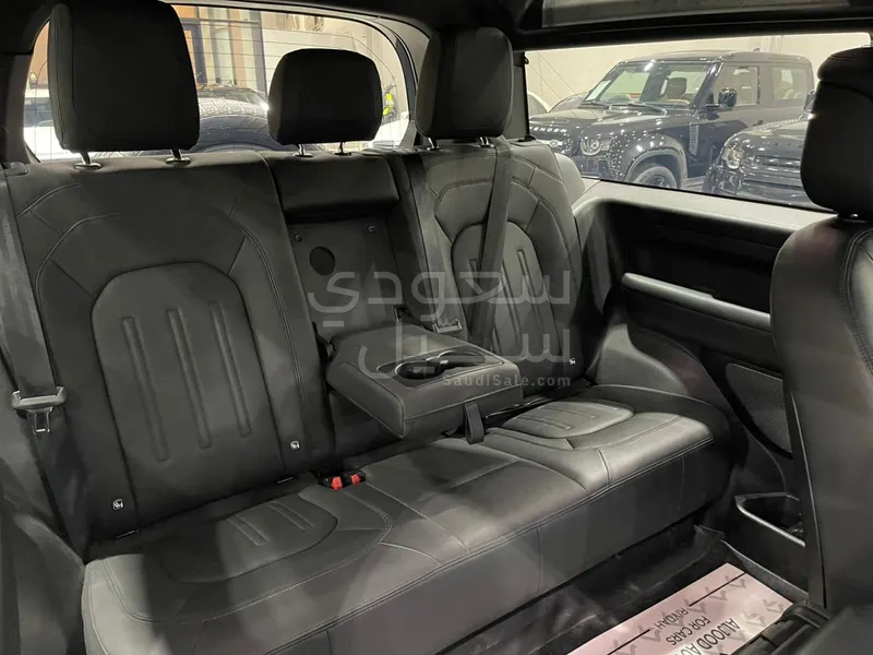 2022 لاند روفر ديفيندر اس اي