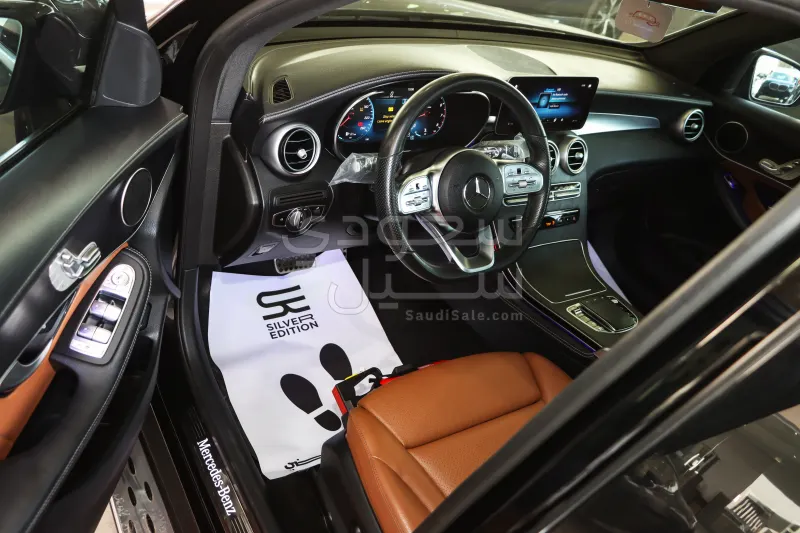 2021 مرسيدس - بنز جي إل سي 300