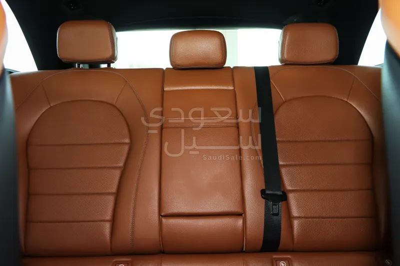 2021 مرسيدس - بنز جي إل سي 300