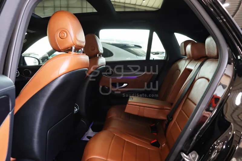 2021 مرسيدس - بنز جي إل سي 300