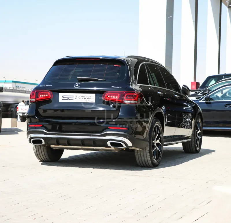 2021 مرسيدس - بنز جي إل سي 300