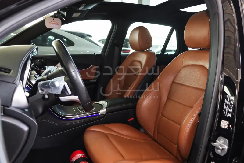 2021 مرسيدس - بنز جي إل سي 300