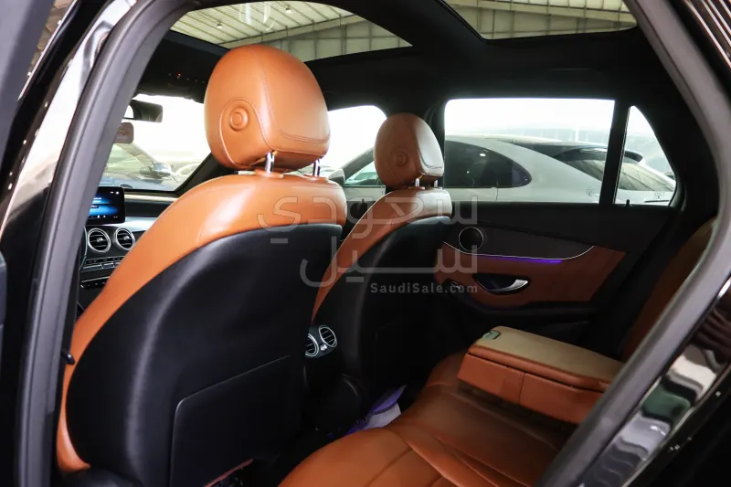 2021 مرسيدس - بنز جي إل سي 300