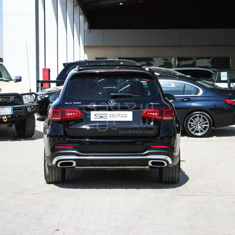 2021 مرسيدس - بنز جي إل سي 300