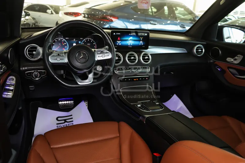 2021 مرسيدس - بنز جي إل سي 300