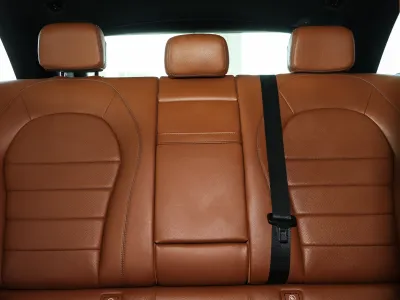 2021 مرسيدس - بنز جي إل سي 300