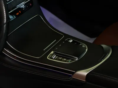 2021 مرسيدس - بنز جي إل سي 300