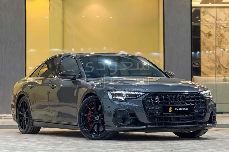 2022 Audi S8